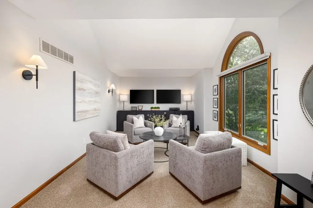 9108 Cambridge Drive York Charter Township MI 48176