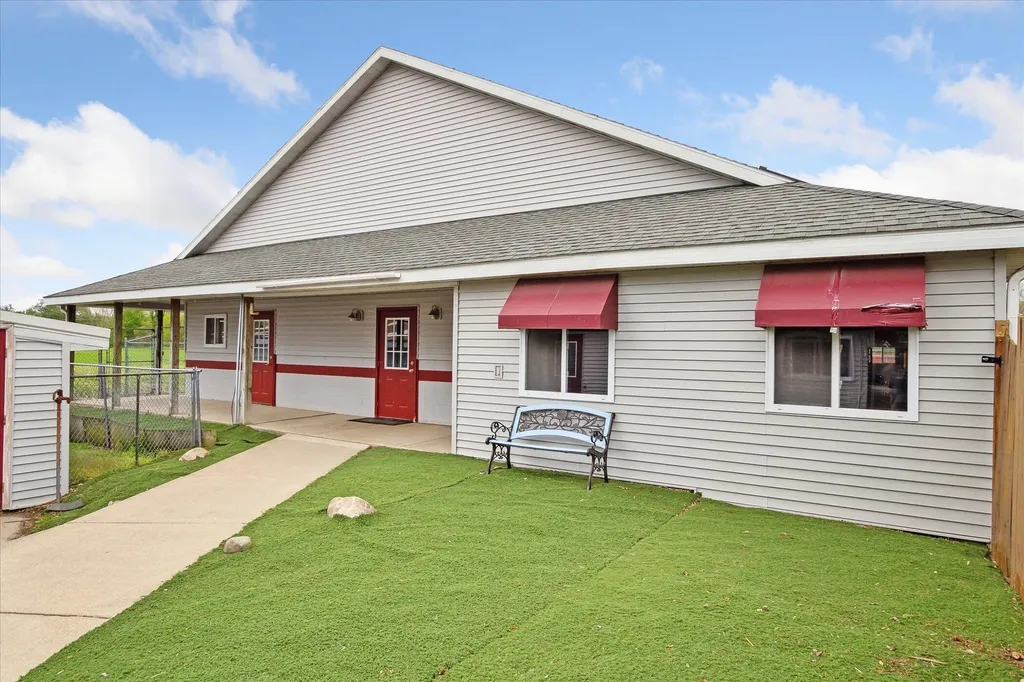 3650 Hogback Road Handy Township MI 48836