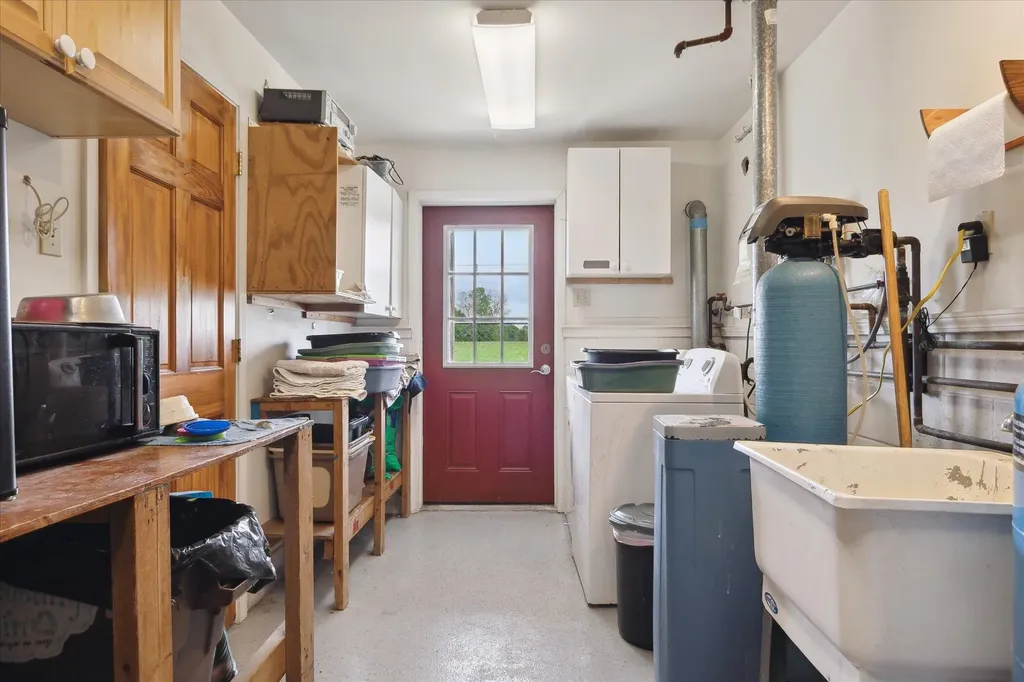3650 Hogback Road Handy Township MI 48836