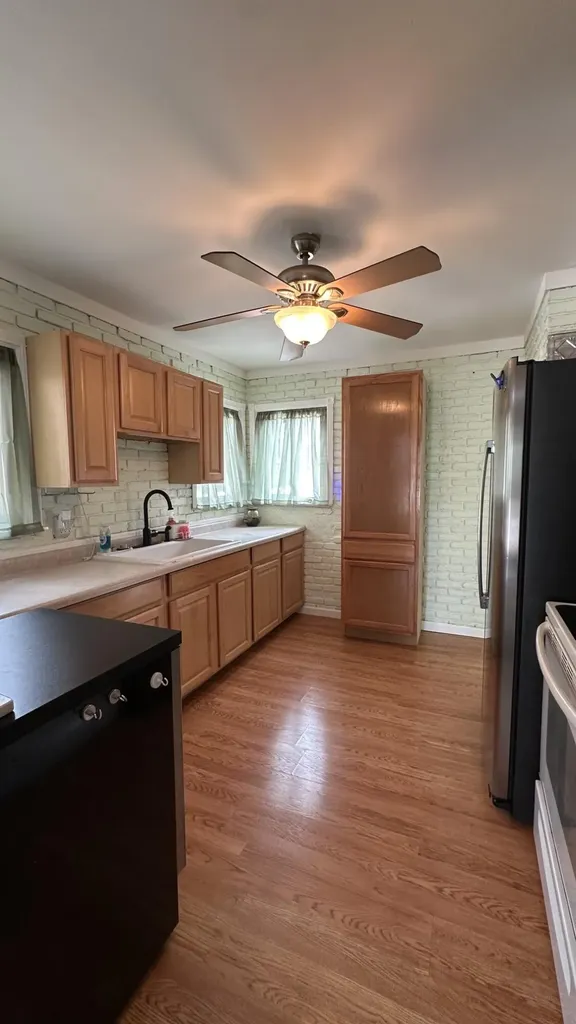 15111 Cameron Street Southgate City MI 48195