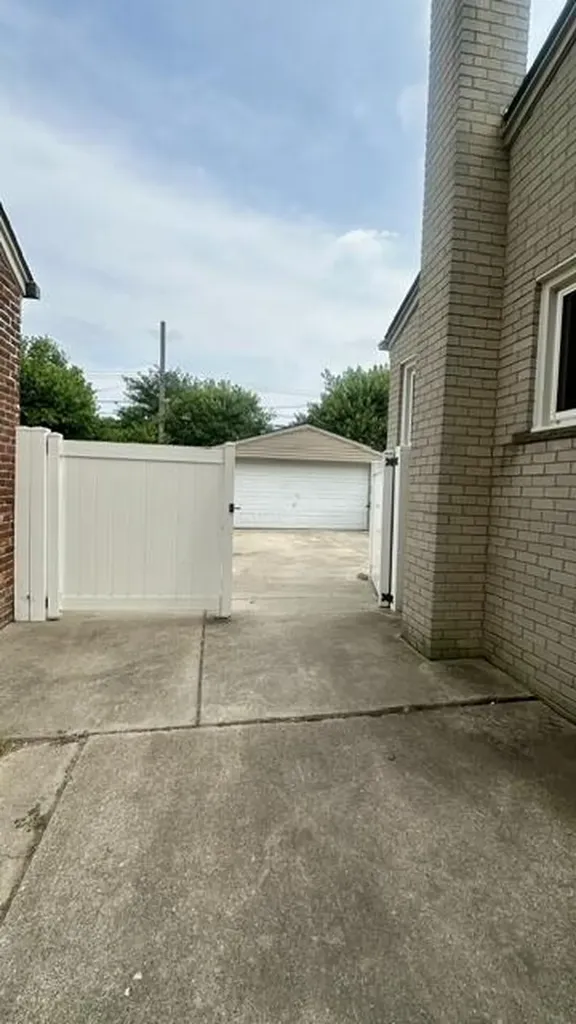 15111 Cameron Street Southgate City MI 48195