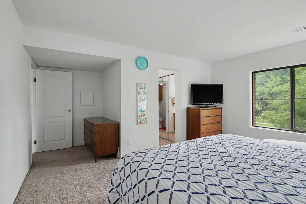1225 S Maple Road Ann Arbor City MI 48103