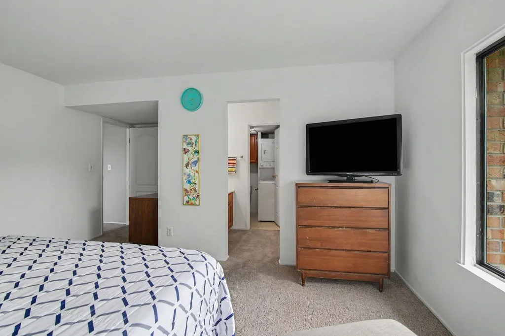 1225 S Maple Road Ann Arbor City MI 48103