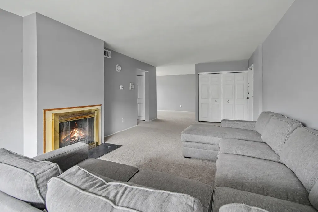 1225 S Maple Road Ann Arbor City MI 48103