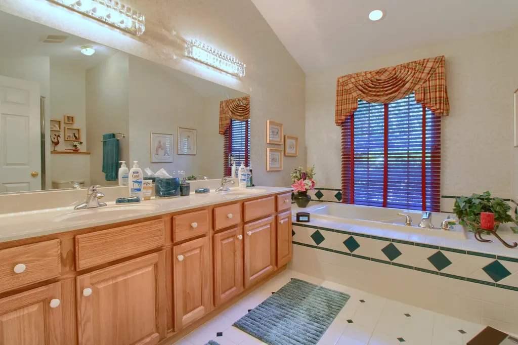 1421 W Greenfield Court Pittsfield Charter Township MI 48108