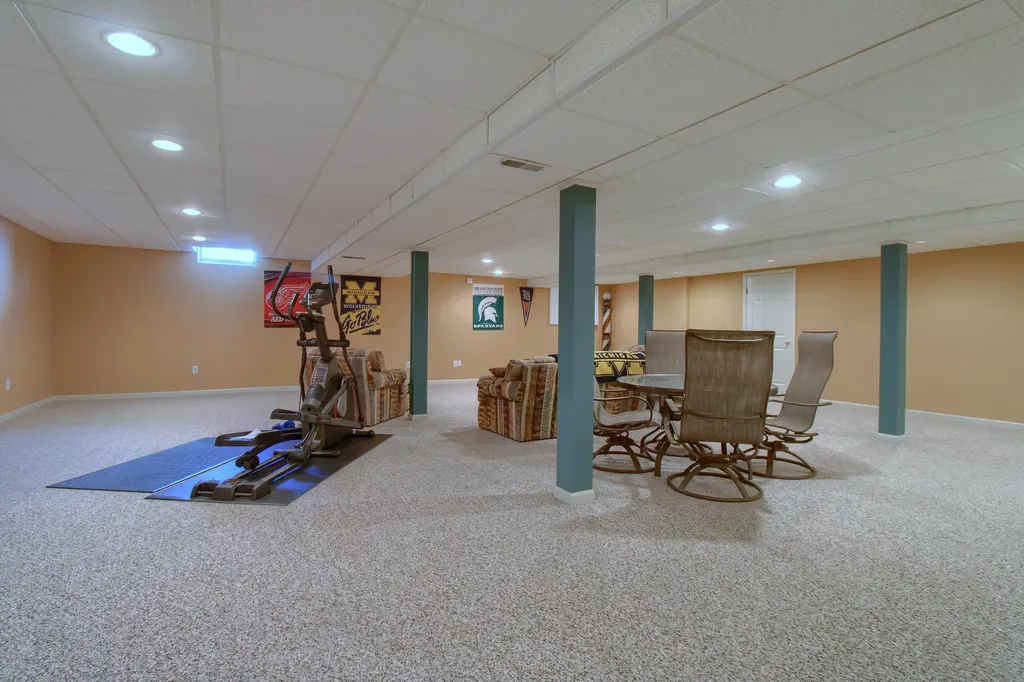 1421 W Greenfield Court Pittsfield Charter Township MI 48108