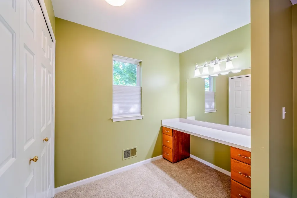 9772 Grosse Ile Parkway Grosse Ile Township MI 48138