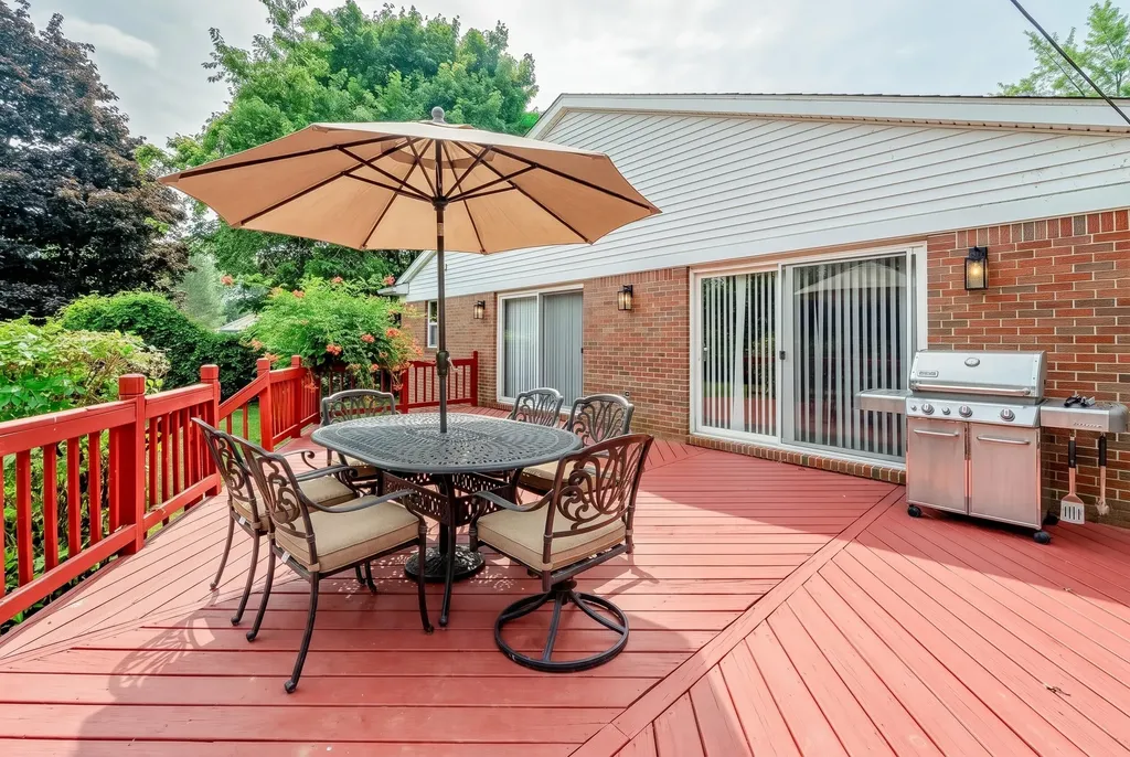 9772 Grosse Ile Parkway Grosse Ile Township MI 48138