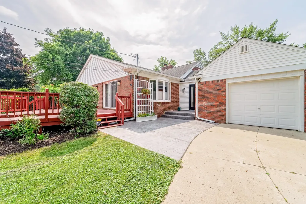 9772 Grosse Ile Parkway Grosse Ile Township MI 48138