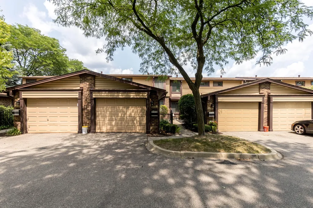 32143 W 12 Mile Road Farmington Hills City MI 48334