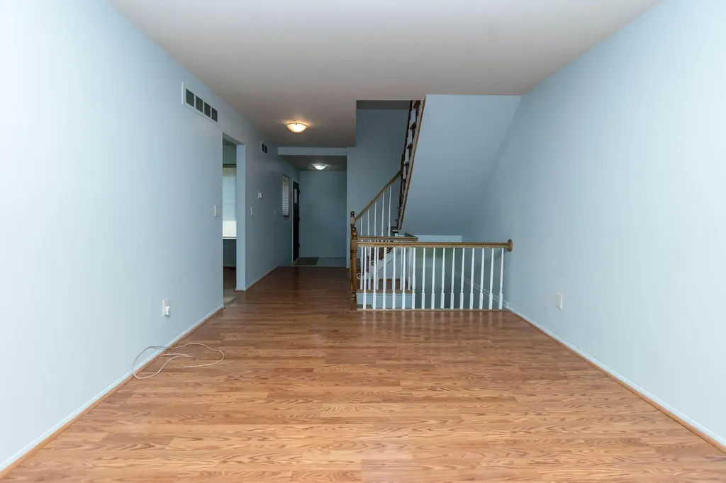 32143 W 12 Mile Road Farmington Hills City MI 48334