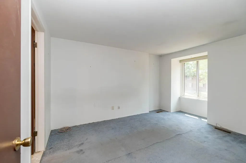 32143 W 12 Mile Road Farmington Hills City MI 48334