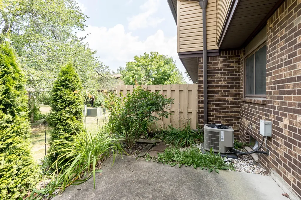 32143 W 12 Mile Road Farmington Hills City MI 48334
