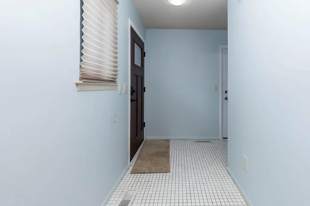 32143 W 12 Mile Road Farmington Hills City MI 48334