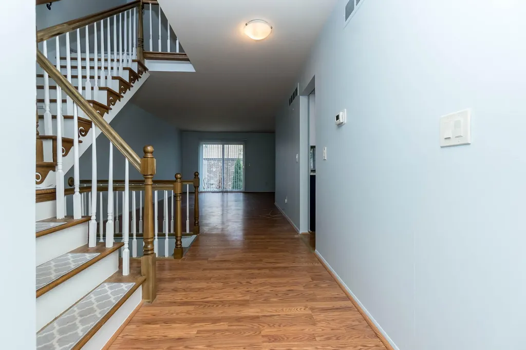 32143 W 12 Mile Road Farmington Hills City MI 48334