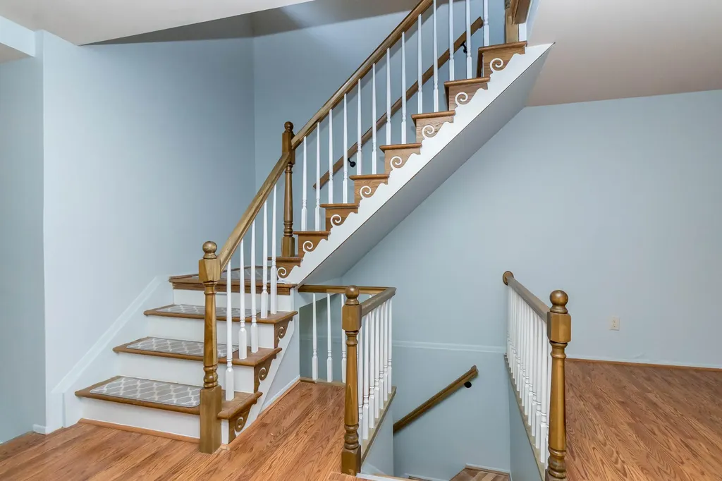 32143 W 12 Mile Road Farmington Hills City MI 48334