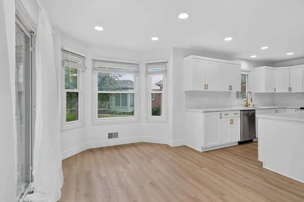 13500 Cambridge Court Plymouth Charter Township MI 48170