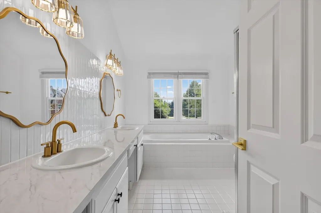 13500 Cambridge Court Plymouth Charter Township MI 48170