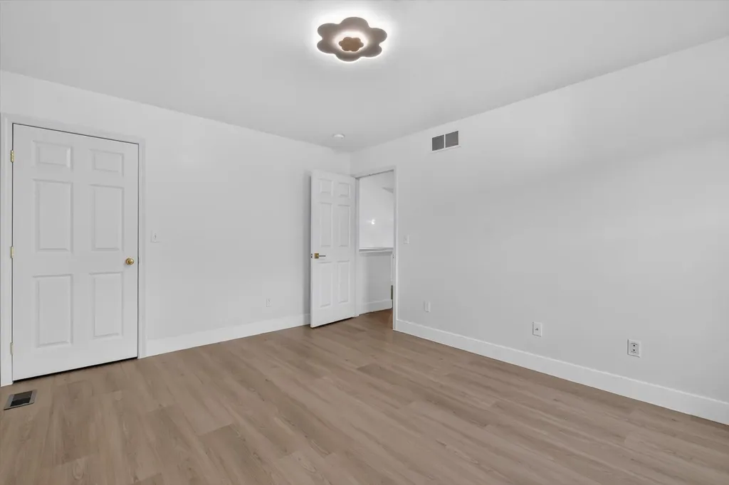 13500 Cambridge Court Plymouth Charter Township MI 48170
