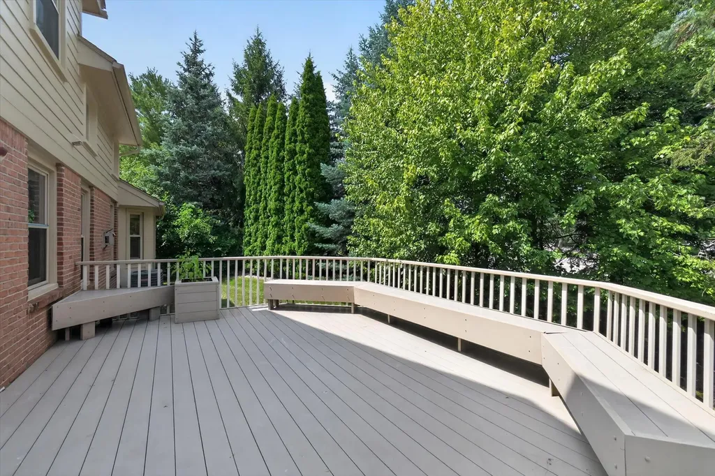 13500 Cambridge Court Plymouth Charter Township MI 48170