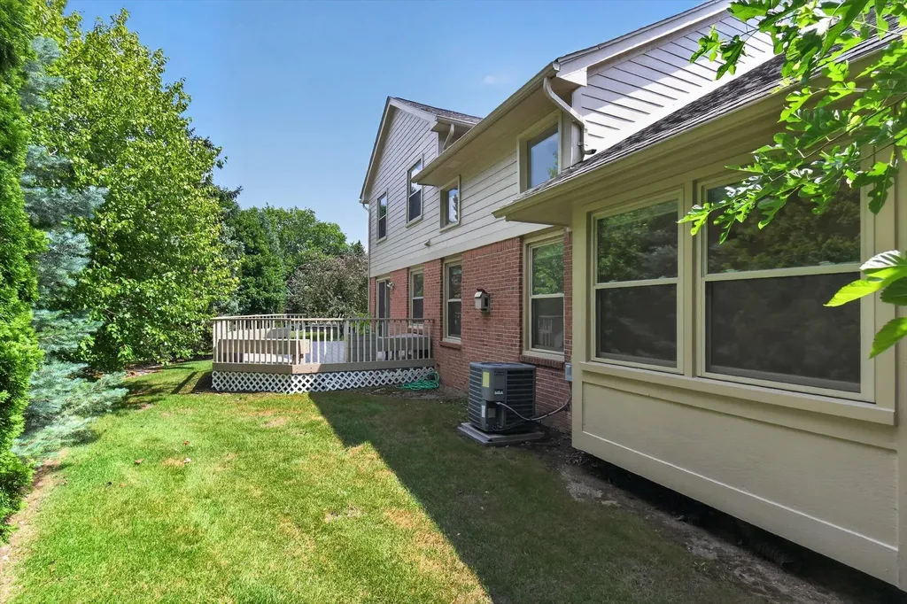 13500 Cambridge Court Plymouth Charter Township MI 48170