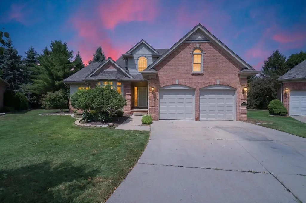 13500 Cambridge Court Plymouth Charter Township MI 48170