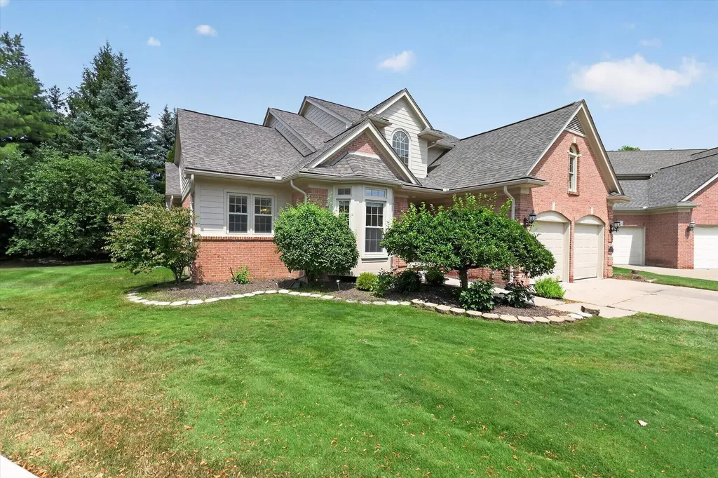 13500 Cambridge Court Plymouth Charter Township MI 48170