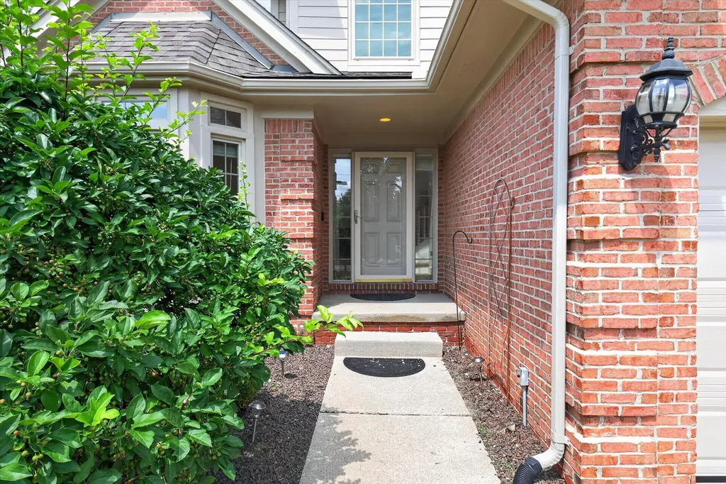 13500 Cambridge Court Plymouth Charter Township MI 48170