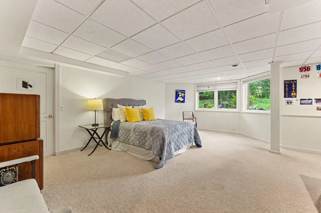 4911 Red Fox Run Ann Arbor Charter Township MI 48105