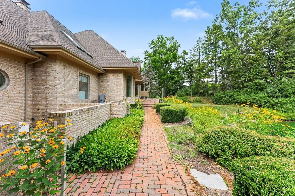4911 Red Fox Run Ann Arbor Charter Township MI 48105