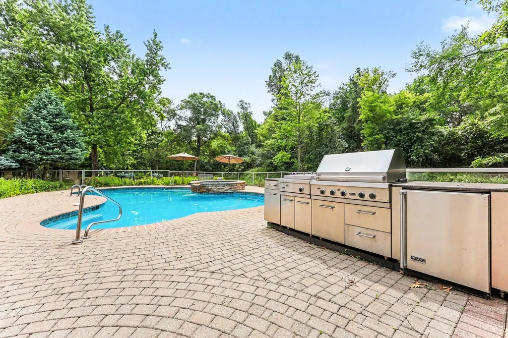 4911 Red Fox Run Ann Arbor Charter Township MI 48105