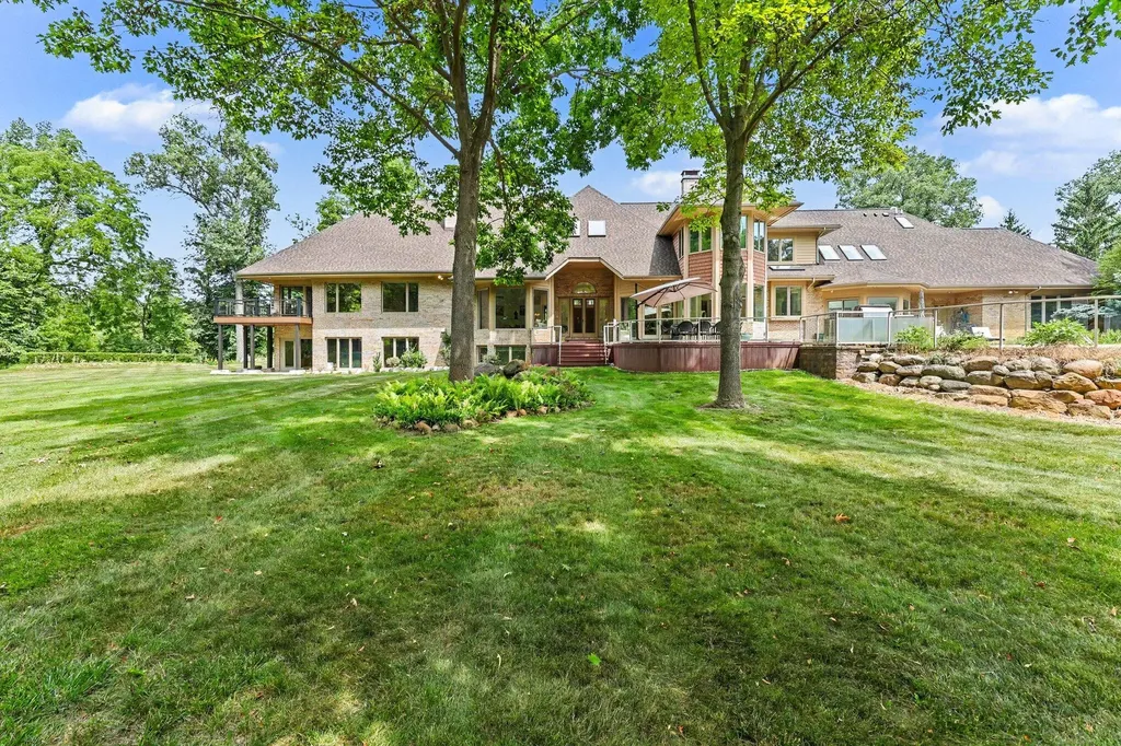 4911 Red Fox Run Ann Arbor Charter Township MI 48105