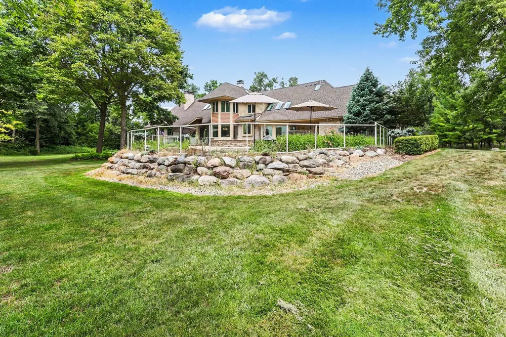 4911 Red Fox Run Ann Arbor Charter Township MI 48105