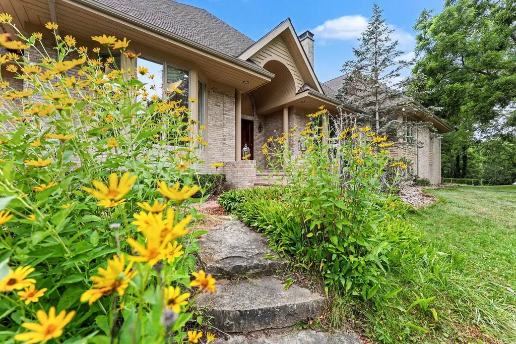 4911 Red Fox Run Ann Arbor Charter Township MI 48105