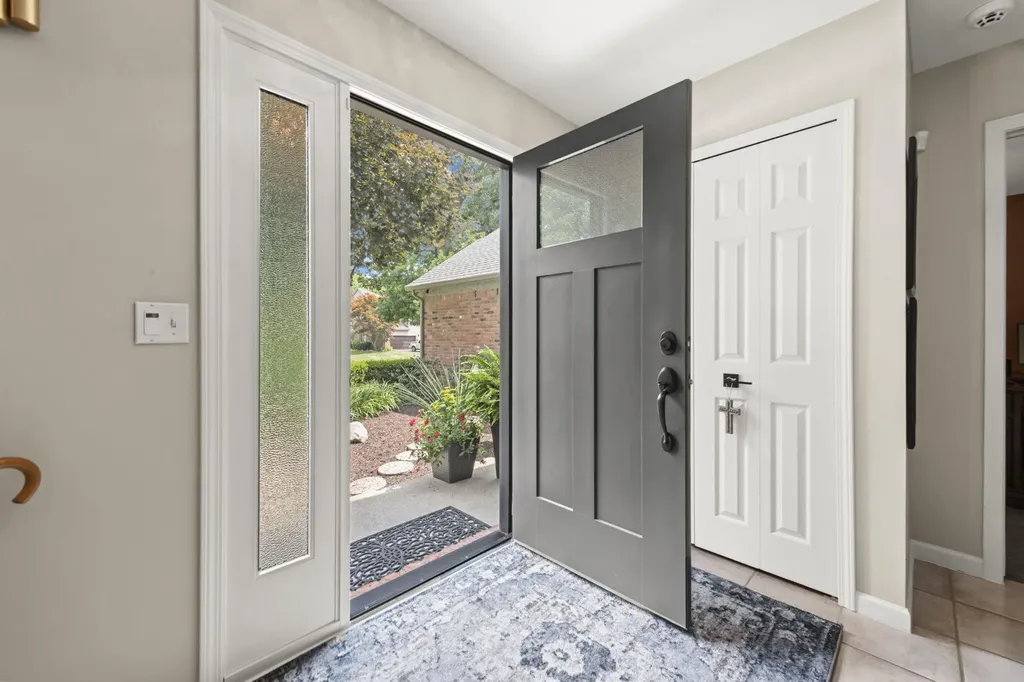 12072 Pembrooke Circle Green Oak Township MI 48178
