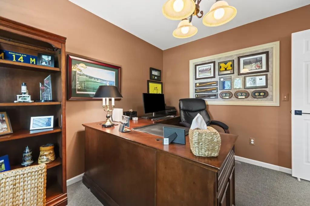 12072 Pembrooke Circle Green Oak Township MI 48178