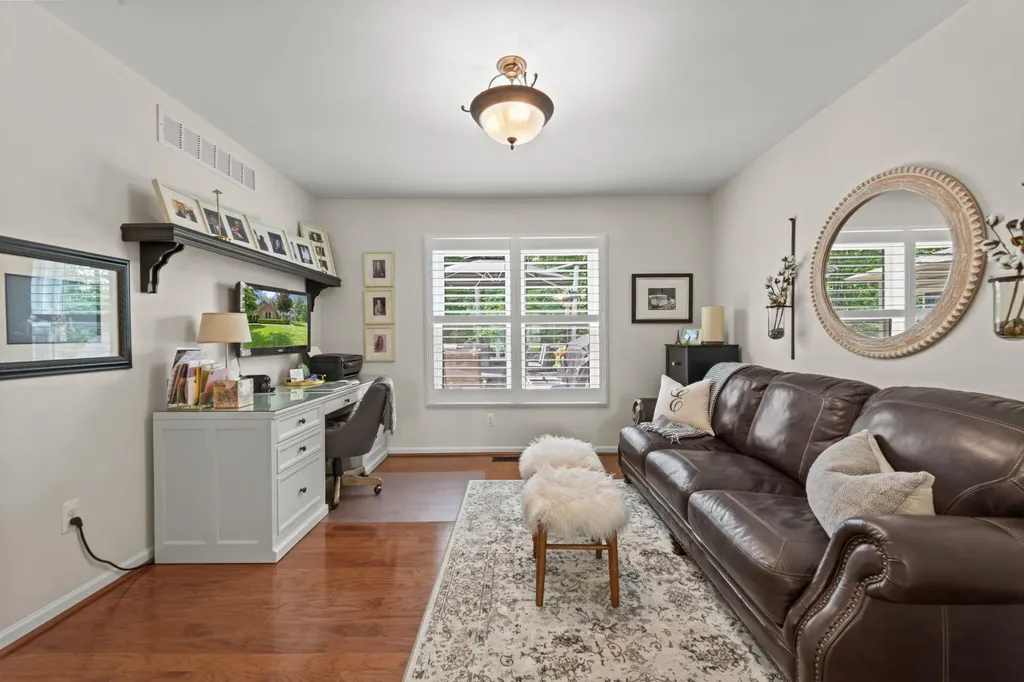 12072 Pembrooke Circle Green Oak Township MI 48178