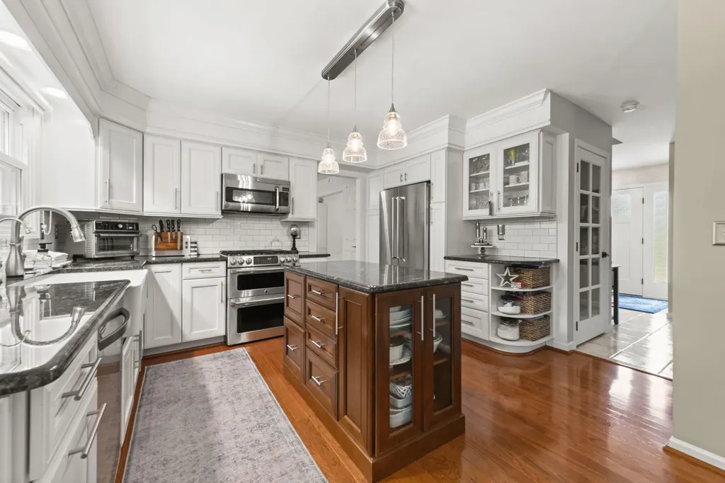 12072 Pembrooke Circle Green Oak Township MI 48178