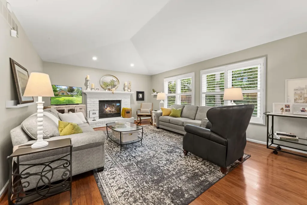 12072 Pembrooke Circle Green Oak Township MI 48178