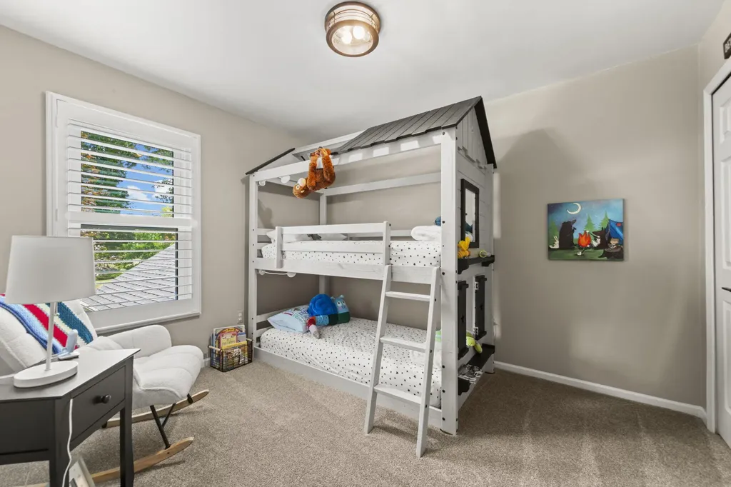 12072 Pembrooke Circle Green Oak Township MI 48178