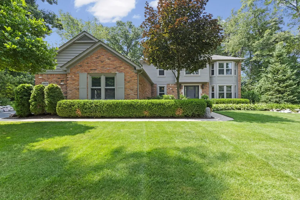 12072 Pembrooke Circle Green Oak Township MI 48178