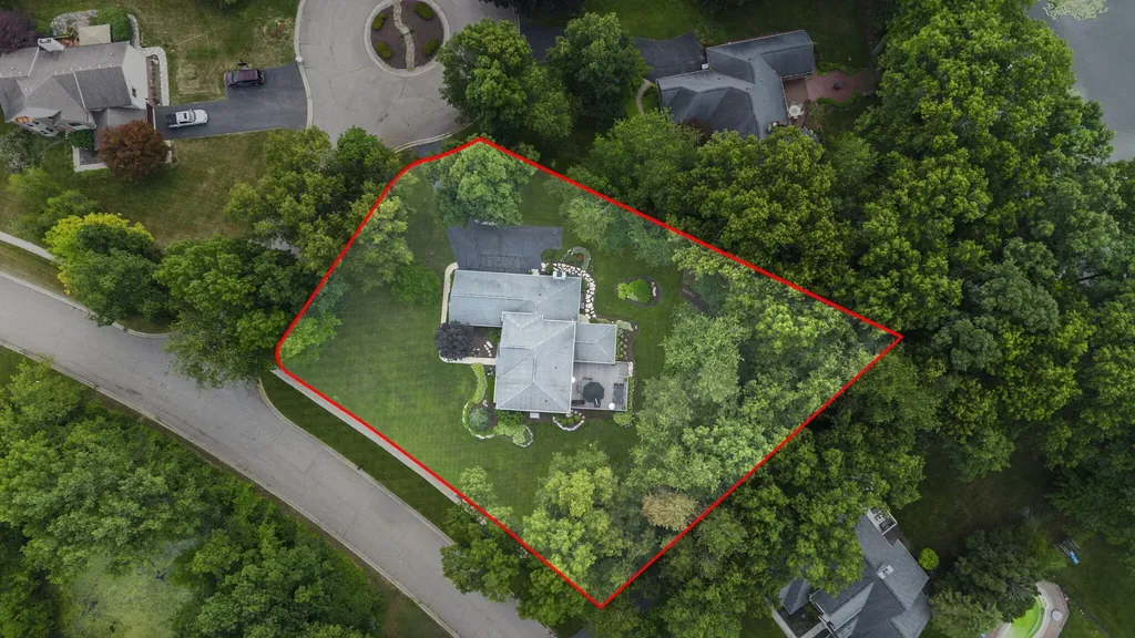 12072 Pembrooke Circle Green Oak Township MI 48178