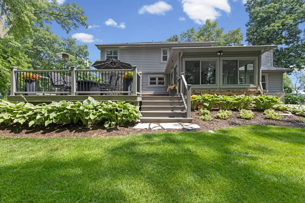 12072 Pembrooke Circle Green Oak Township MI 48178