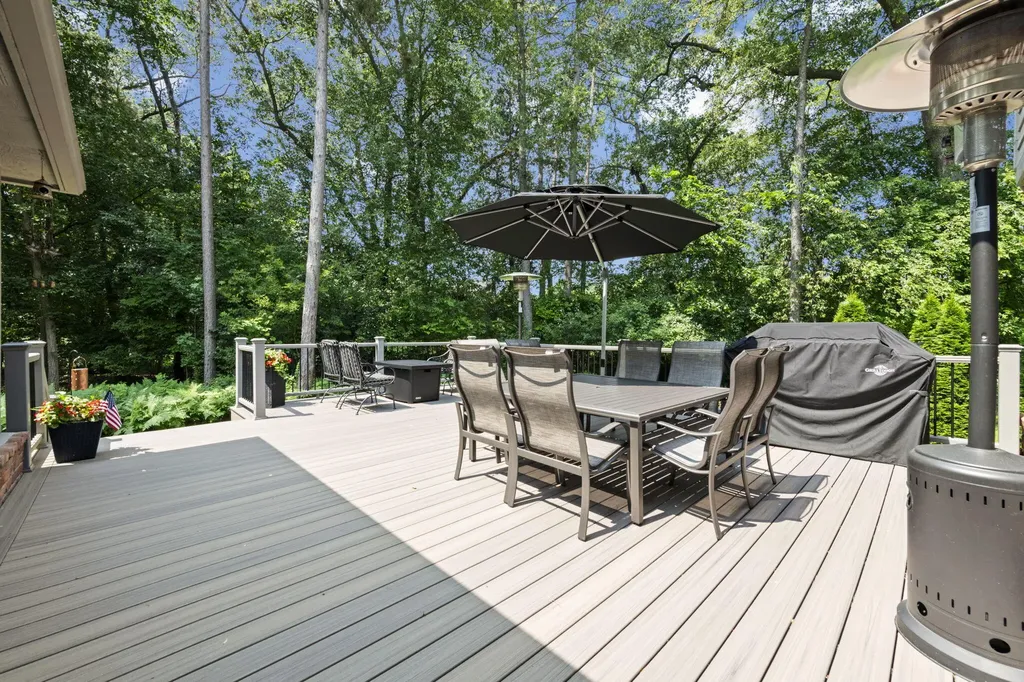 12072 Pembrooke Circle Green Oak Township MI 48178