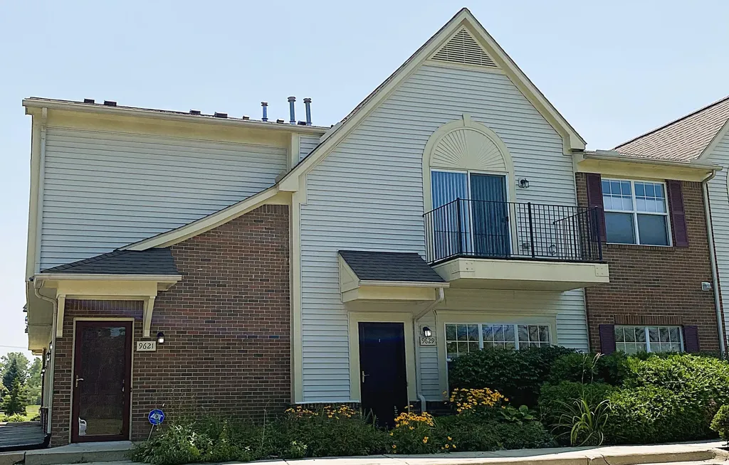 9621 Lakeside Drive Ypsilanti Charter Township MI 48197