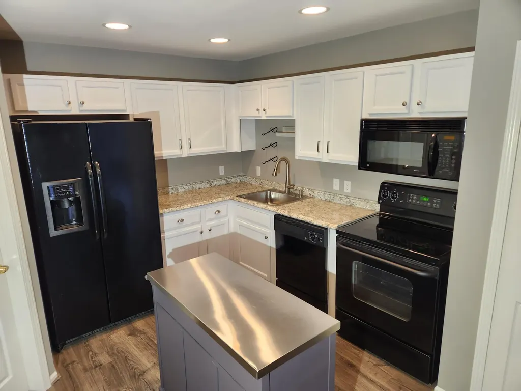 9621 Lakeside Drive Ypsilanti Charter Township MI 48197