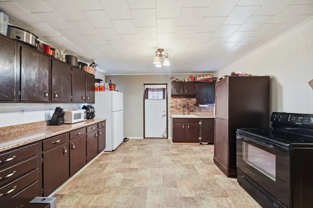 414 Division Street Adrian City MI 49221
