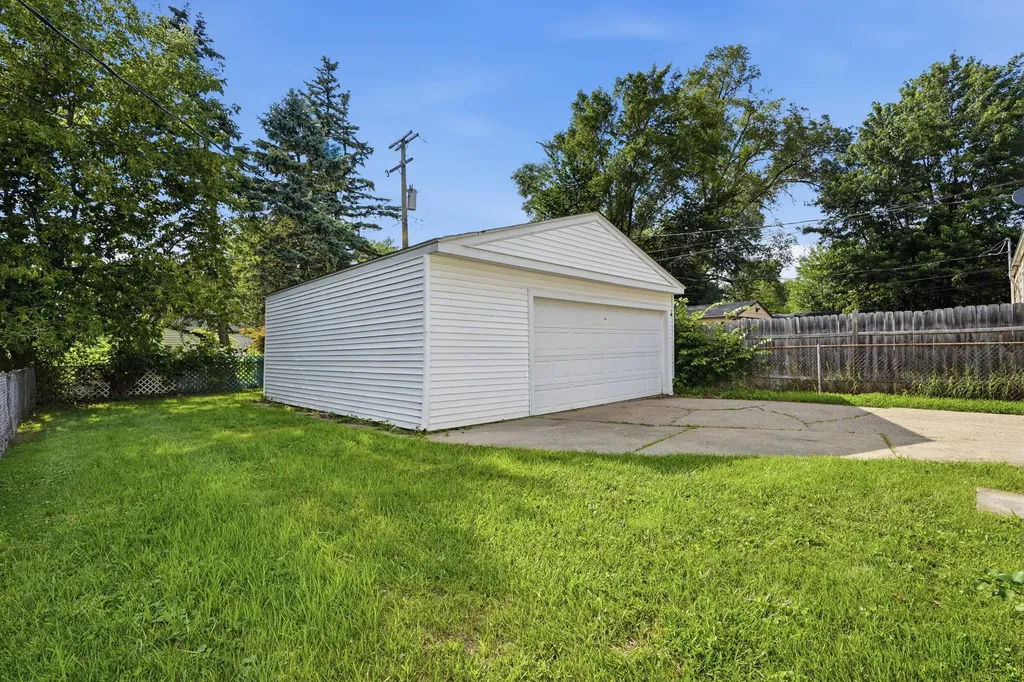 20435 Norborne Redford Charter Township MI 48240