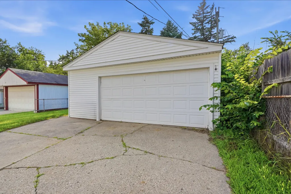 20435 Norborne Redford Charter Township MI 48240