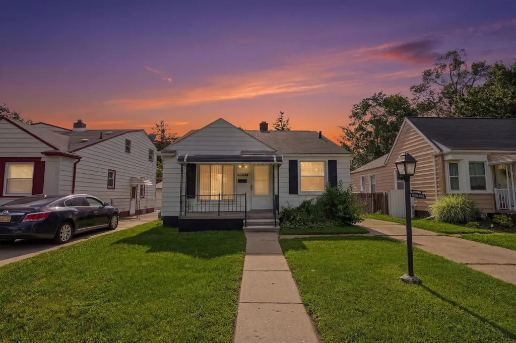 20435 Norborne Redford Charter Township MI 48240